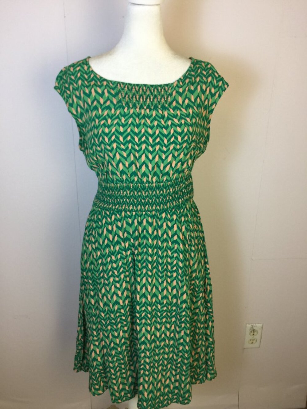 Maeve Evaline Dress Sz XS Womans Green Geometric Print Smocked Waist Cap Sleeve